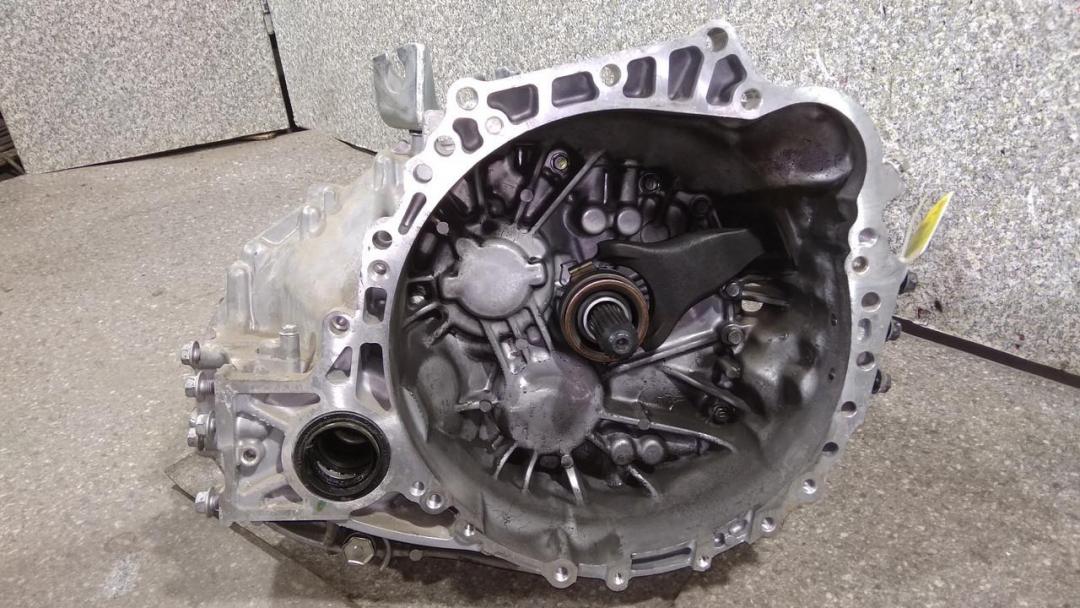 КПП механическая (МКПП) Toyota RAV4 4 поколение (CA40) 2014 - фото №1