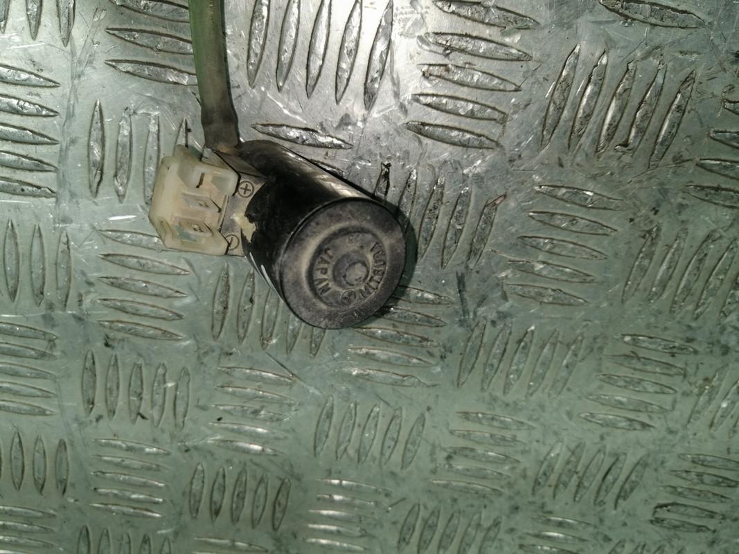 насос (моторчик) омывателя стекла Suzuki Grand Vitara 2 поколение 2008 - фото №1