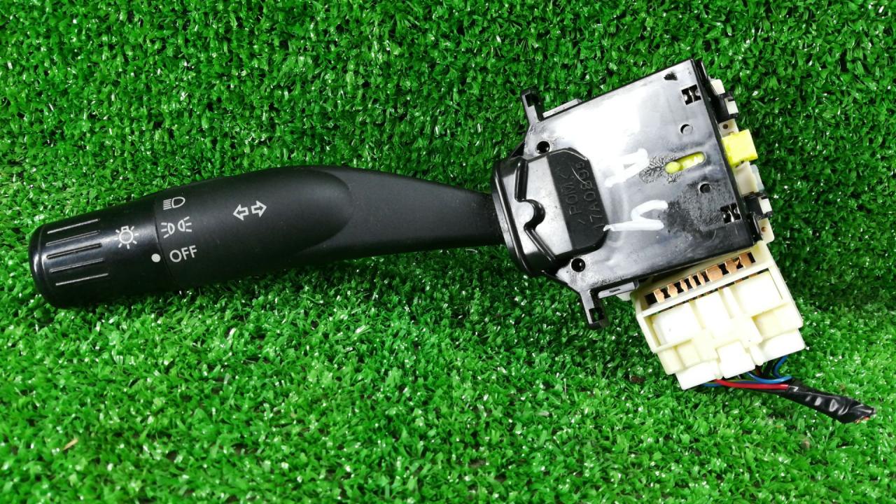 переключатель поворотов Subaru Forester 3 поколение (SH) 2010, 2.5 л., EJ253, бензин, АКПП, голубой, хетчбэк 5 дв., полный привод - фото №1