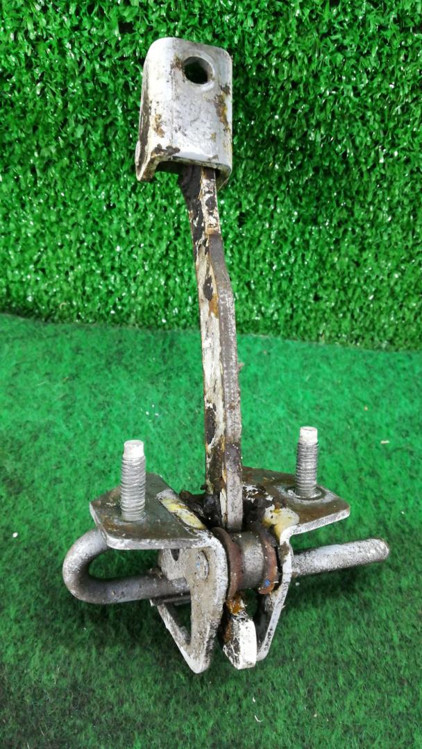 ограничитель открывания двери GMC Yukon 2 поколение 2003, 6.0 л., бензин, АКПП, белый, внедорожник 5 дв. - фото №1