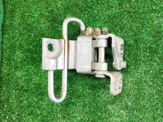 петля двери Volkswagen Golf 5 поколение 2007