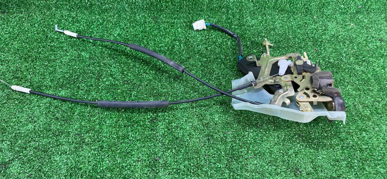 замок двери задней левой Great Wall Hover H5 1 поколение 2012, 2.0 л., дизель, АКПП, черный, внедорожник 5 дв., правый руль - фото №1