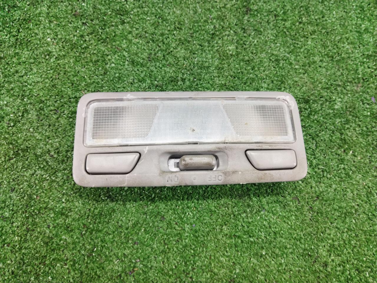 фонарь салона (плафон) Mitsubishi Outlander 1 поколение 2004, 2.4 л., 4G69, бензин, АКПП, красный, внедорожник 5 дв., передний привод - фото №1