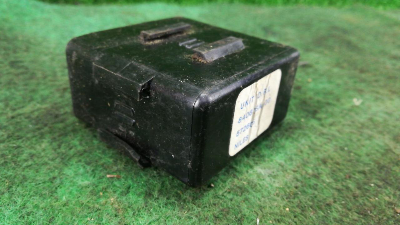 блок управления светом Subaru Forester 2 поколение (SG) SG 2004, 2.5 л., EJ251, бензин, МКПП, серебристый, полный привод, 84067SA000 - фото №1