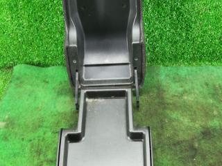 подлокотник Mitsubishi Outlander 1 поколение 2004, 2.4 л., 4G69, бензин, АКПП, красный, внедорожник 5 дв., передний привод