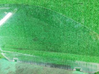 стекло двери передней правой Volkswagen Golf 5 поколение 2009, 1.4 л., CAXA, бензин, АКПП, серебристый, универсал, правый руль