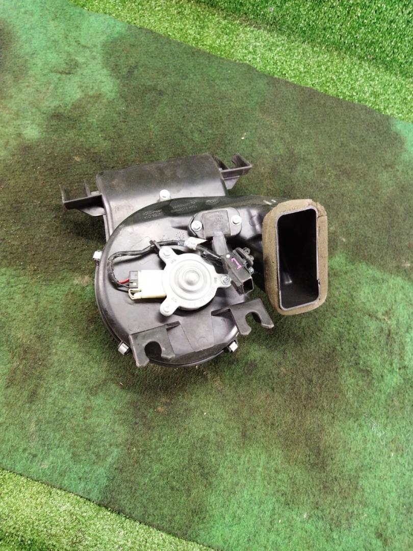 моторчик печки Chevrolet TrailBlazer 1 поколение 2005, 4.2 л., бензин, АКПП, черный, внедорожник 5 дв., задний привод, 15156043 - фото №1