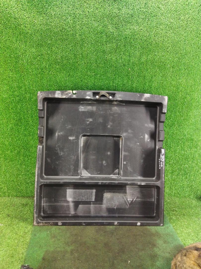 корыто пластиковое Mitsubishi Outlander 1 поколение 2004, 2.4 л., 4G69, бензин, АКПП, красный, внедорожник 5 дв., передний привод - фото №1