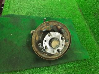 кулак задний правый Mazda 323 5 поколение 1997