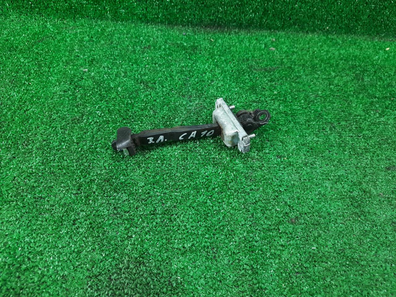 ограничитель открывания двери Chevrolet Trax 1 поколение 2014, 1.4 л., бензин, АКПП, хетчбэк 5 дв., передний привод - фото №1