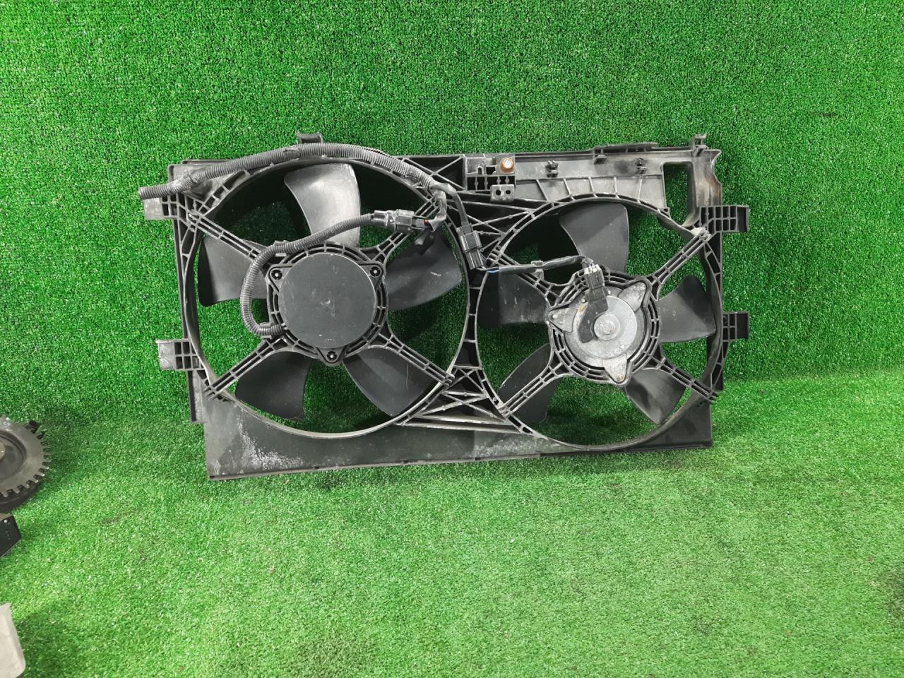 диффузор вентилятора Mitsubishi Outlander 2 поколение 2008, 3.0 л., i, 6B31, бензин, красный, внедорожник 5 дв., полный привод - фото №1