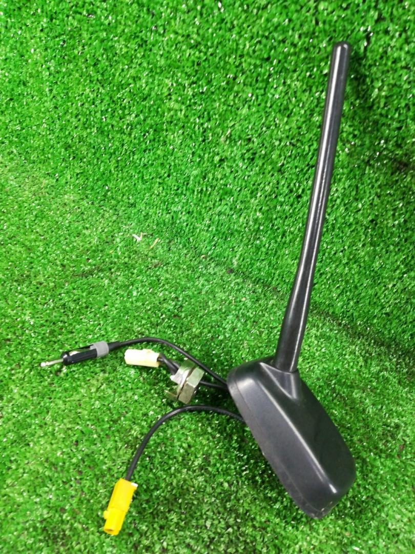 антенна Mitsubishi ASX 1 поколение 2011, 2.0 л., 4B11, бензин, АКПП, красный, внедорожник 5 дв., полный привод - фото №1