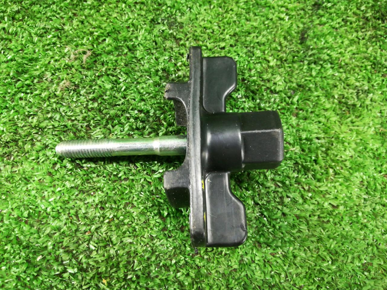 крепление запаски Hyundai Accent 4 поколение (RB) 2017, 1.6 л., G4FD, бензин, АКПП, серый, седан, передний привод, правый руль - фото №1