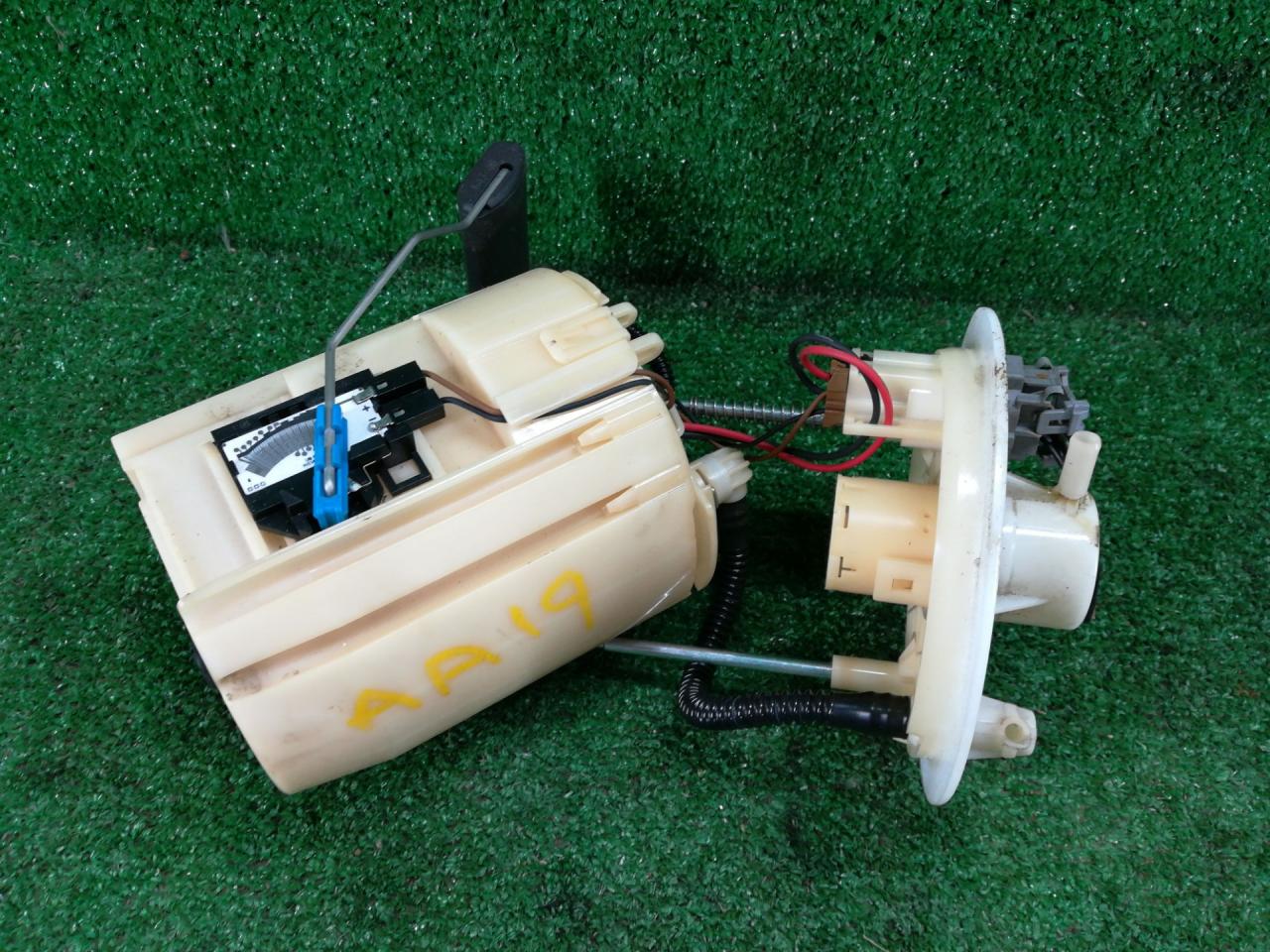 насос топливный Hyundai Accent 4 поколение (RB) 2017, 1.6 л., G4FD, бензин, АКПП, серый, седан, передний привод, правый руль - фото №1