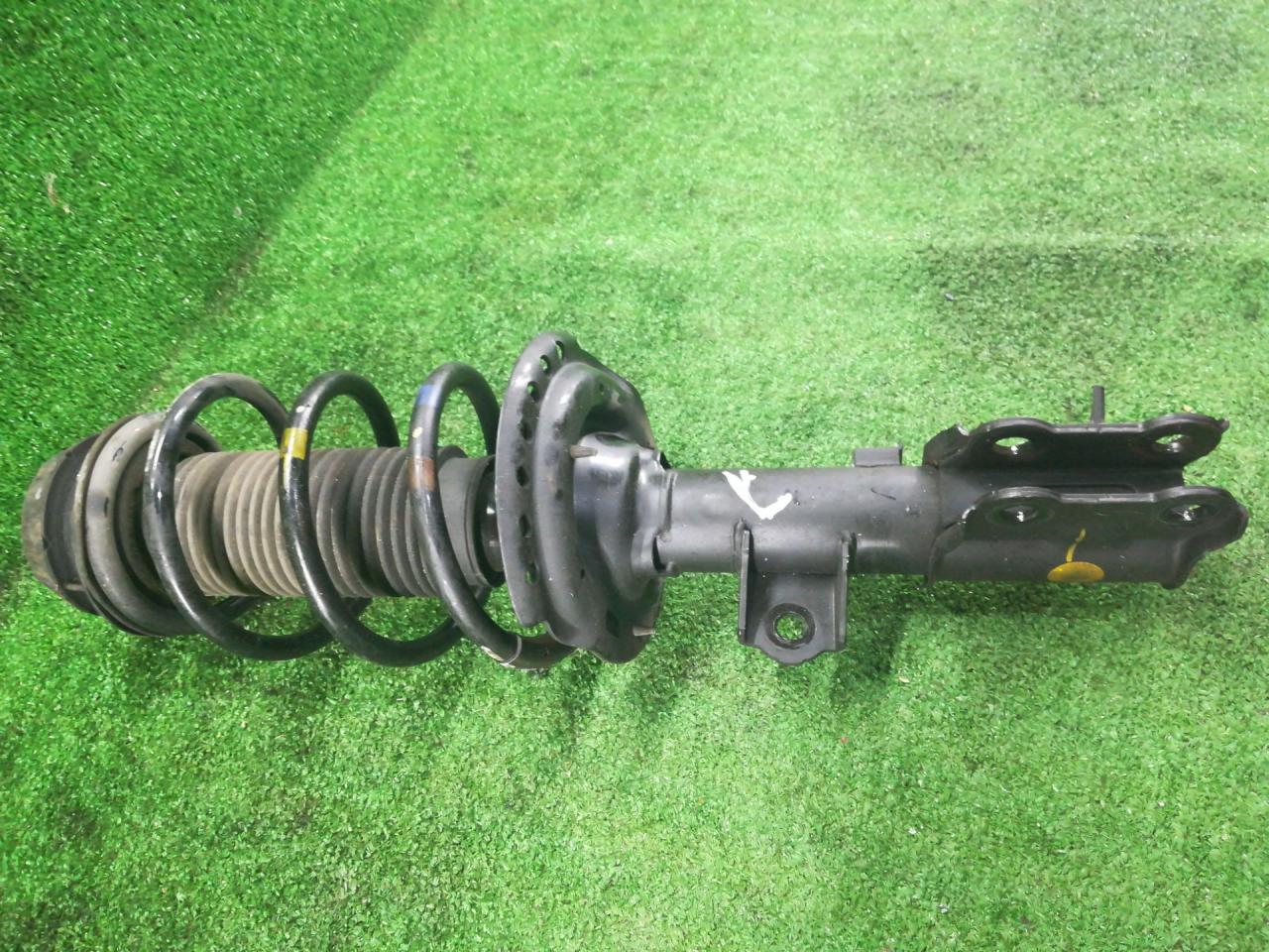 стойка передняя левая Hyundai Accent 4 поколение (RB) 2017, 1.6 л., G4FD, бензин, АКПП, серый, седан, передний привод, правый руль - фото №1