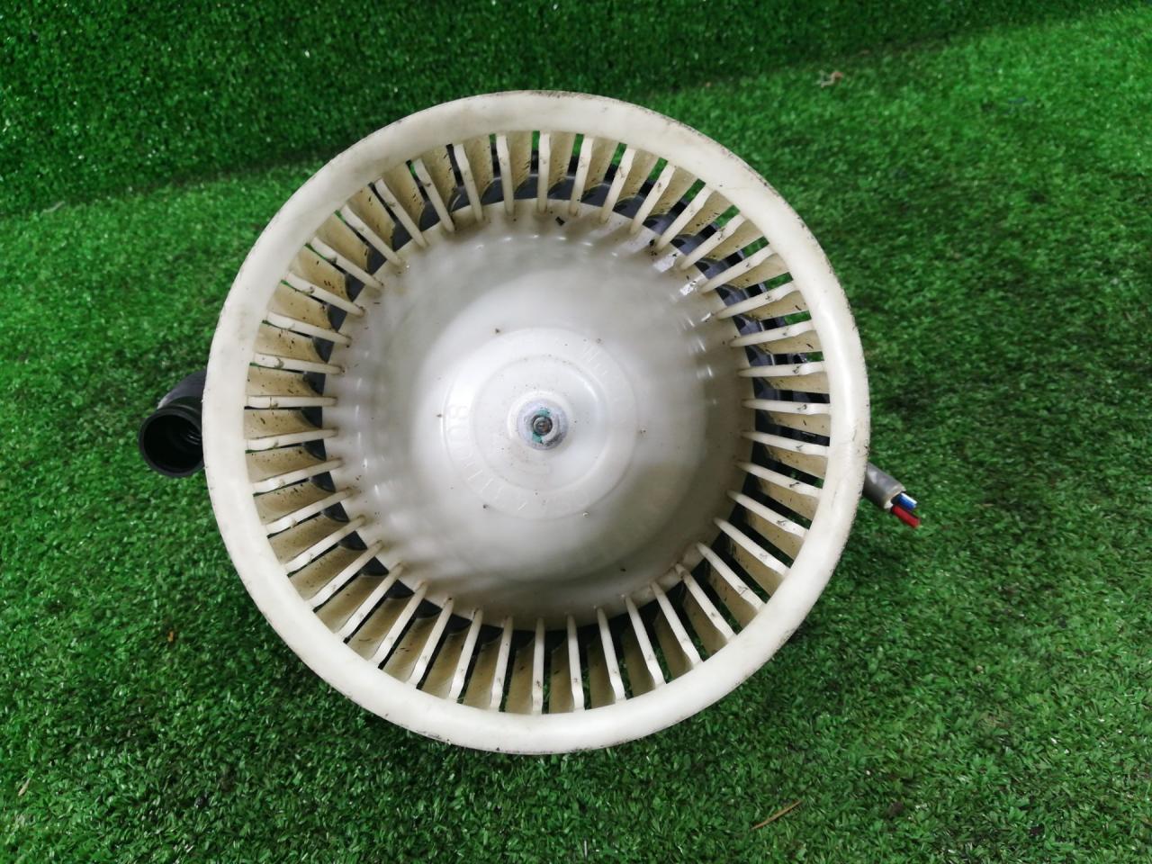 моторчик печки Suzuki Grand Vitara 2 поколение 2007, 1.6 л., M16A, бензин, МКПП, синий, внедорожник 3 дв., полный привод, правый руль - фото №1