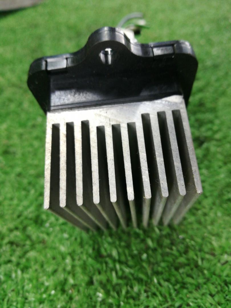 сопротивление печки Suzuki Grand Vitara 2 поколение 2007, 1.6 л., M16A, бензин, МКПП, синий, внедорожник 3 дв., полный привод, правый руль, N8S014 - фото №1