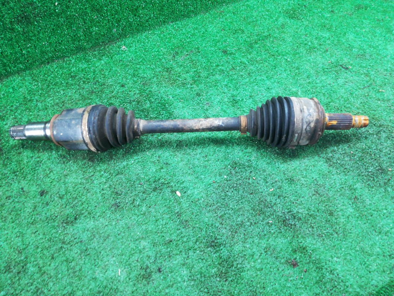 полуось передняя правая (приводной вал, ШРУС) Suzuki Grand Vitara 2 поколение 2007, 1.6 л., M16A, бензин, МКПП, синий, внедорожник 3 дв., полный привод, правый руль - фото №1