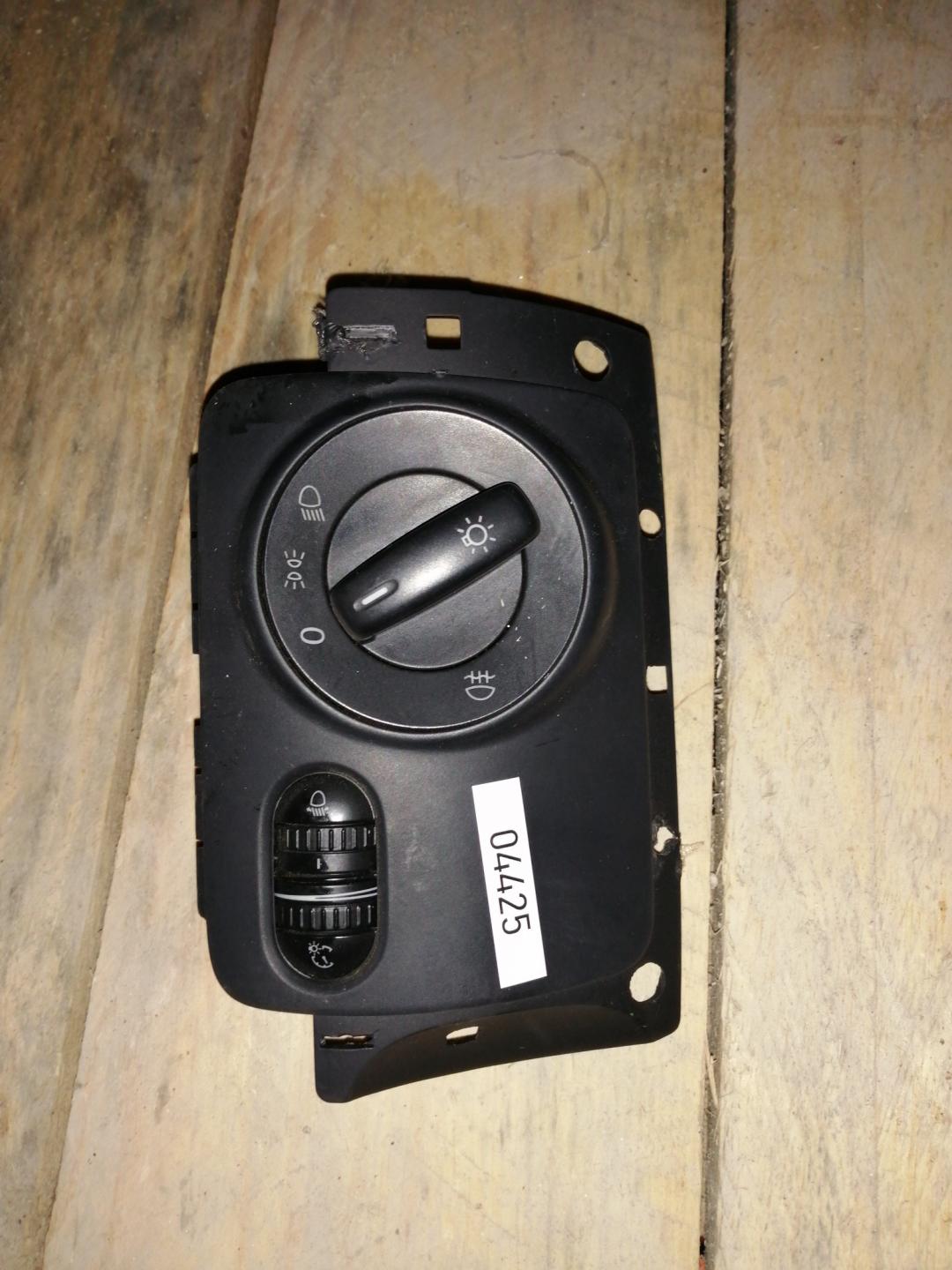 переключатель света Volkswagen Golf 6 поколение 2011, 1.4 л., CAXA, бензин, АКПП, универсал - фото №1