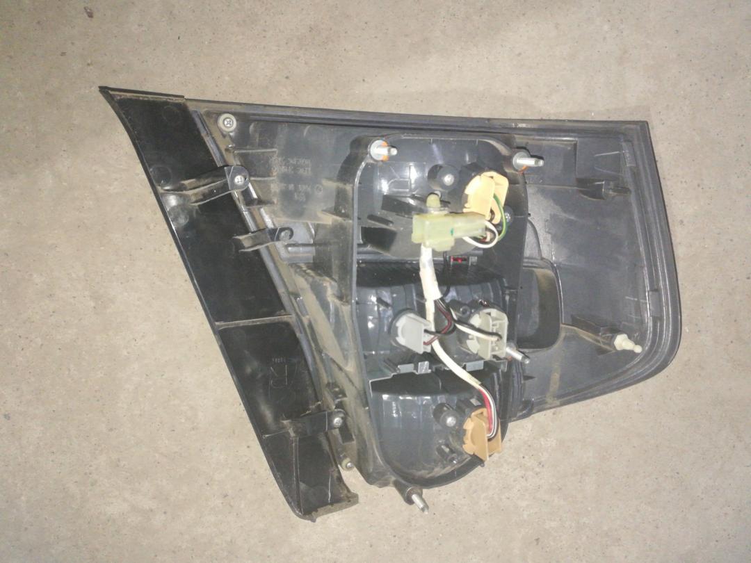 фонарь задний правый Subaru Legacy 3 поколение 2003, 2.0 л., EJ201, бензин, АКПП, седан - фото №1