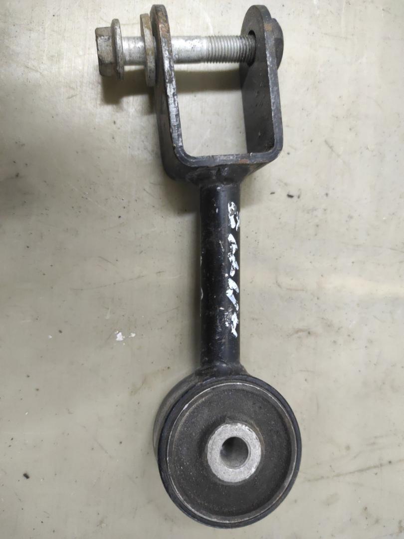 подушка крепления двигателя Alfa Romeo 156 1 поколение 2001, 2.0 л., бензин, АКПП, седан - фото №1