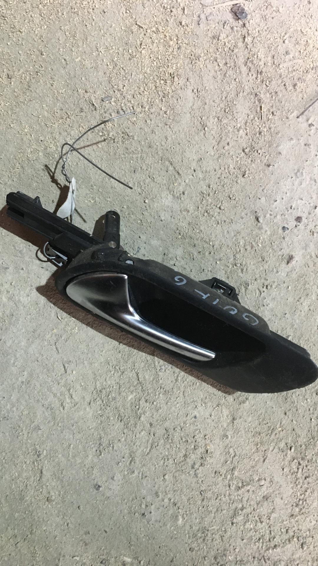 ручка внутренняя передняя левая Volkswagen Golf 6 поколение 2011, 1.4 л., CAXA, бензин, АКПП, универсал - фото №1