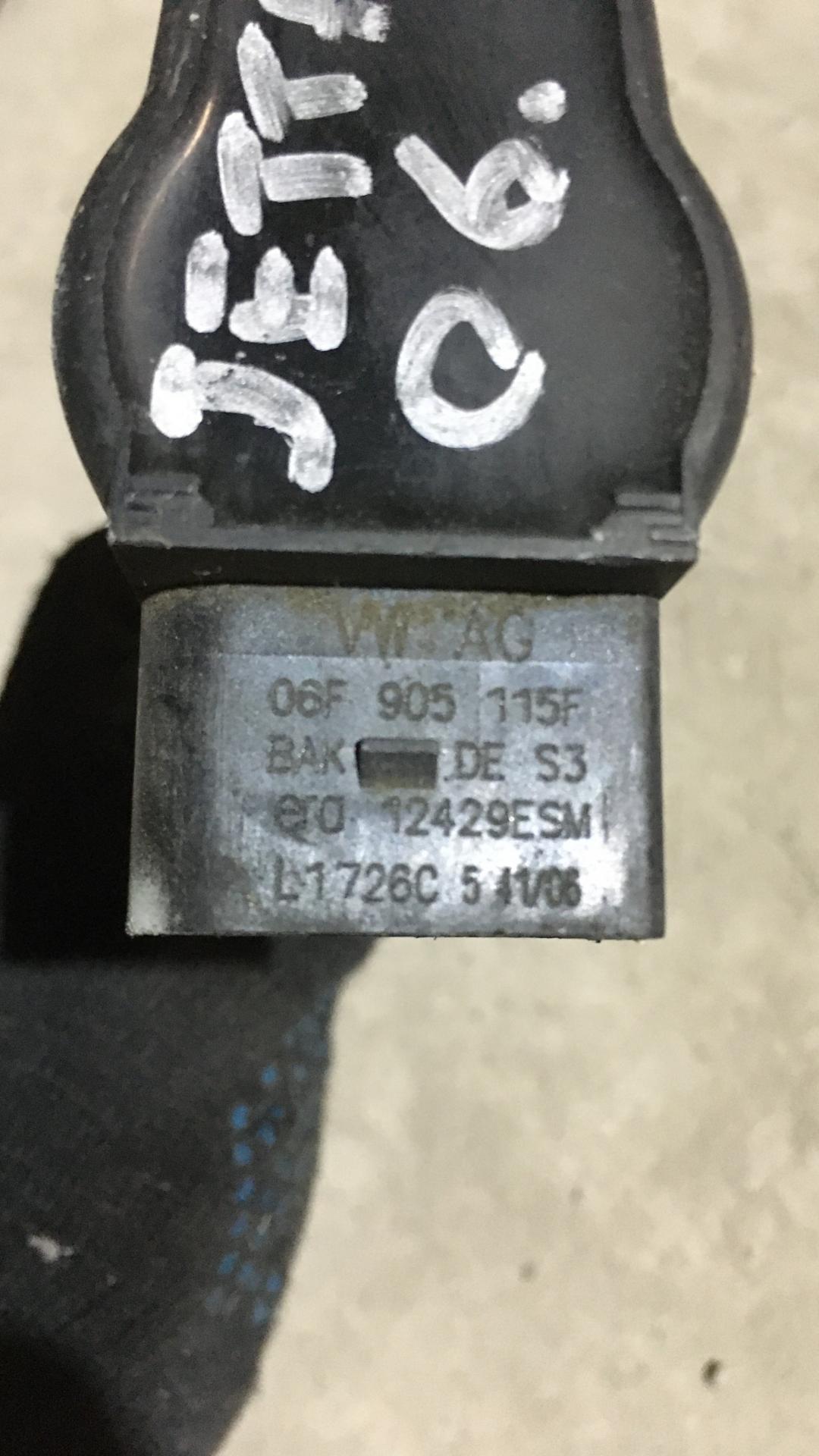катушка зажигания Volkswagen Jetta 5 поколение 2006, 2.0 л., бензин, АКПП, седан, 06F905115F, L1726C541 - фото №1