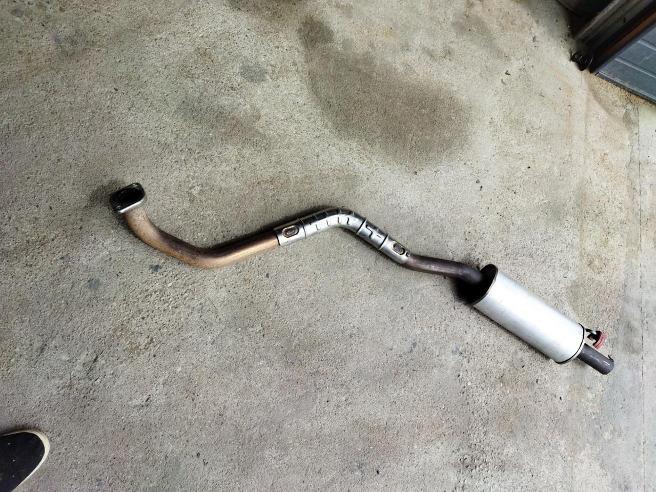 глушитель Hyundai Accent 4 поколение (RB) 2017, 1.6 л., G4FD, бензин, АКПП, серый, седан, передний привод, правый руль - фото №1