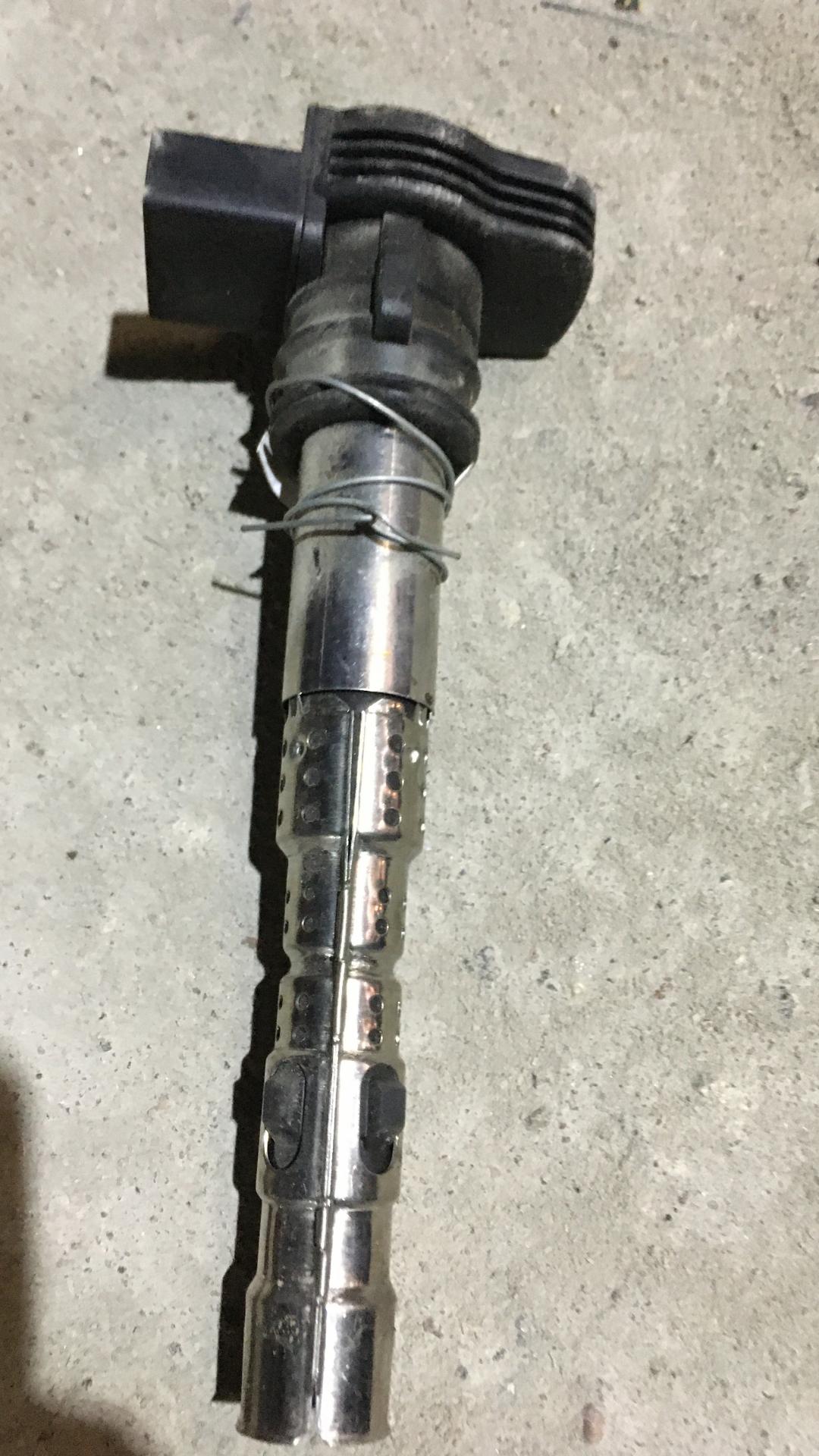 катушка зажигания Volkswagen Jetta 5 поколение 2006, 2.0 л., бензин, АКПП, седан, 06F905115F, L168A6541 - фото №1