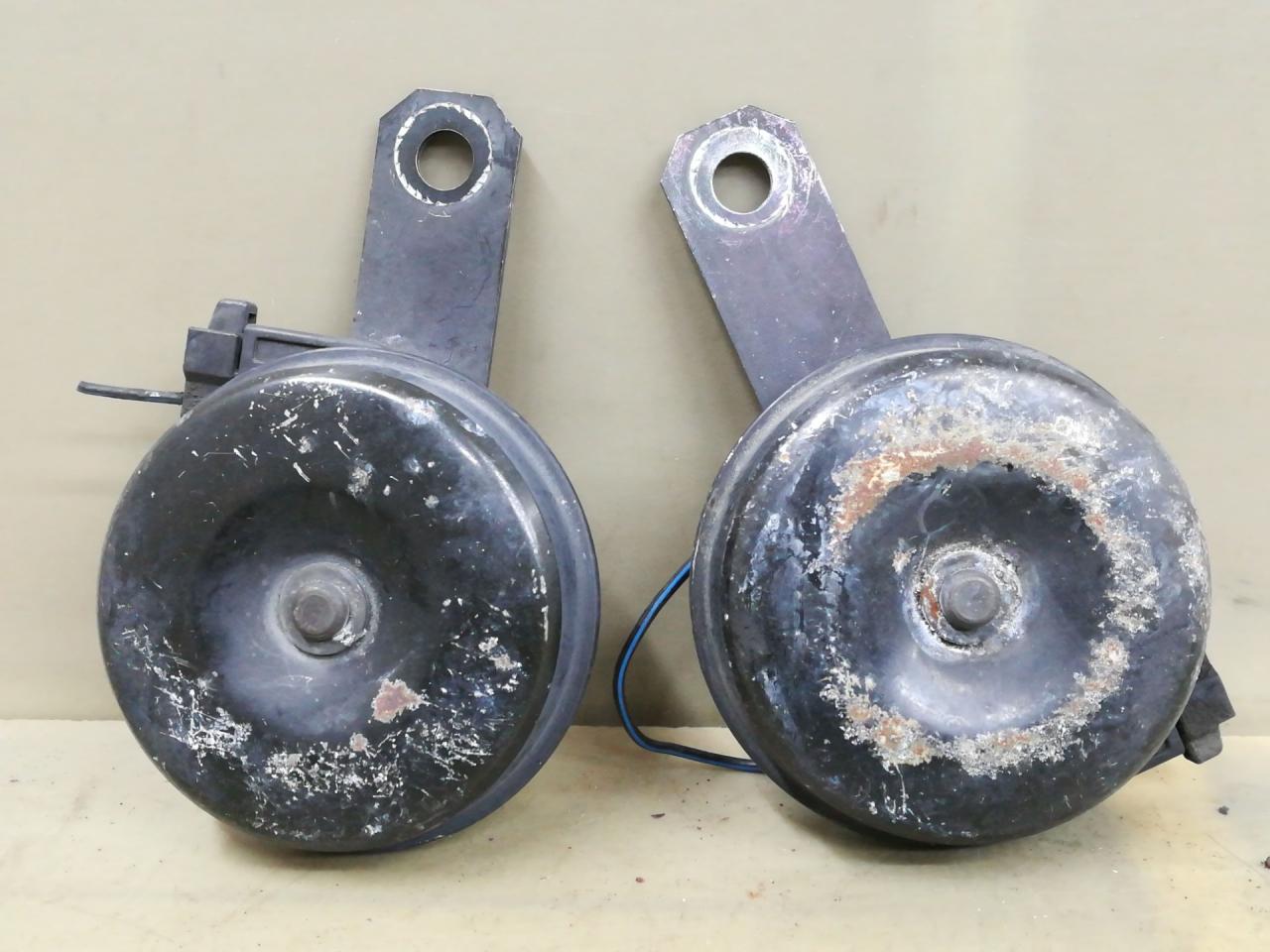 сигнал (клаксон) Subaru Legacy 3 поколение 2000, 2.0 л., EJ201, бензин, АКПП, универсал - фото №1