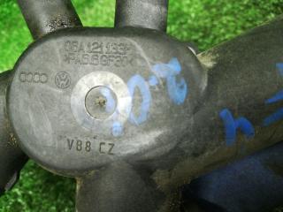 фланец (тройник) системы охлаждения Volkswagen Golf 4 поколение 2001, 2.0 л., бензин, хетчбэк 5 дв., O6A12133H, 06A12133H