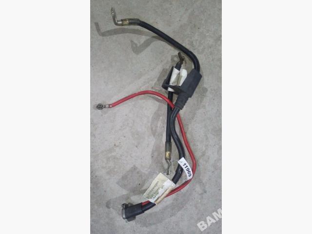плюсовой провод аккумулятора Volkswagen Touran 1 поколение 2005, 2.0 л., бензин, АКПП, минивэн - фото №1