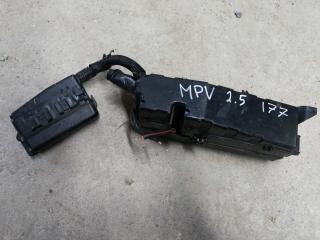 блок предохранителей Mazda MPV LW 2001, 2.5 л., бензин, АКПП, серебристый, минивэн, правый руль