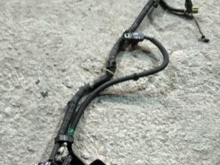 плюсовой провод аккумулятора Toyota Avensis Verso 1 поколение [рестайлинг] 2007, 2.0 л., бензин, АКПП, белый, минивэн, правый руль