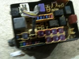 блок предохранителей Toyota Avensis Verso 1 поколение [рестайлинг] 2007, 2.0 л., бензин, АКПП, белый, минивэн, правый руль