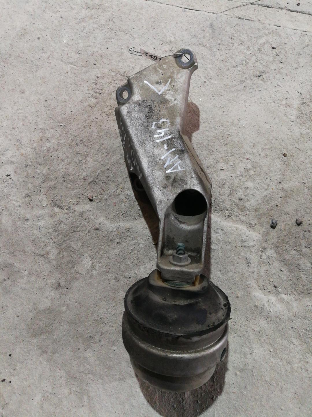 подушка крепления двигателя Audi A4 B7 2007, 2.0 л., ALT, бензин, АКПП, серебро, универсал, 8E0199307A - фото №1