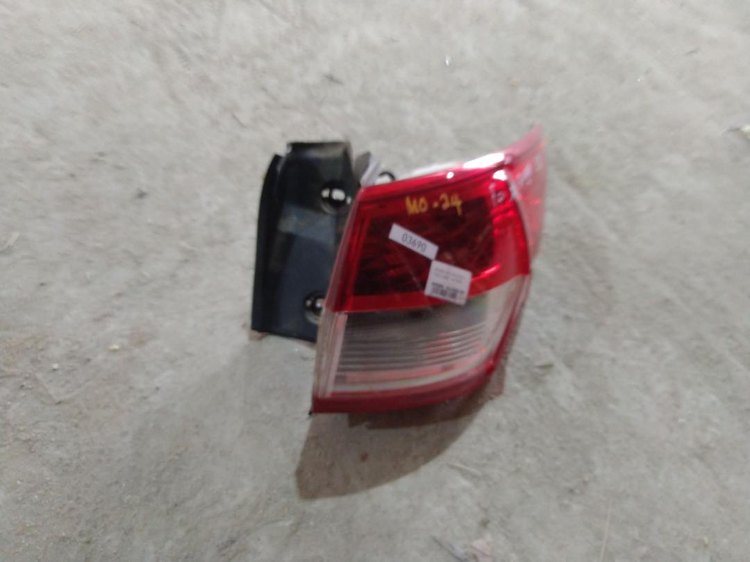 фонарь задний правый Ford Escape 3 поколение C520 2015, 1.5 л., бензин, АКПП, белый, внедорожник 5 дв., правый руль - фото №1