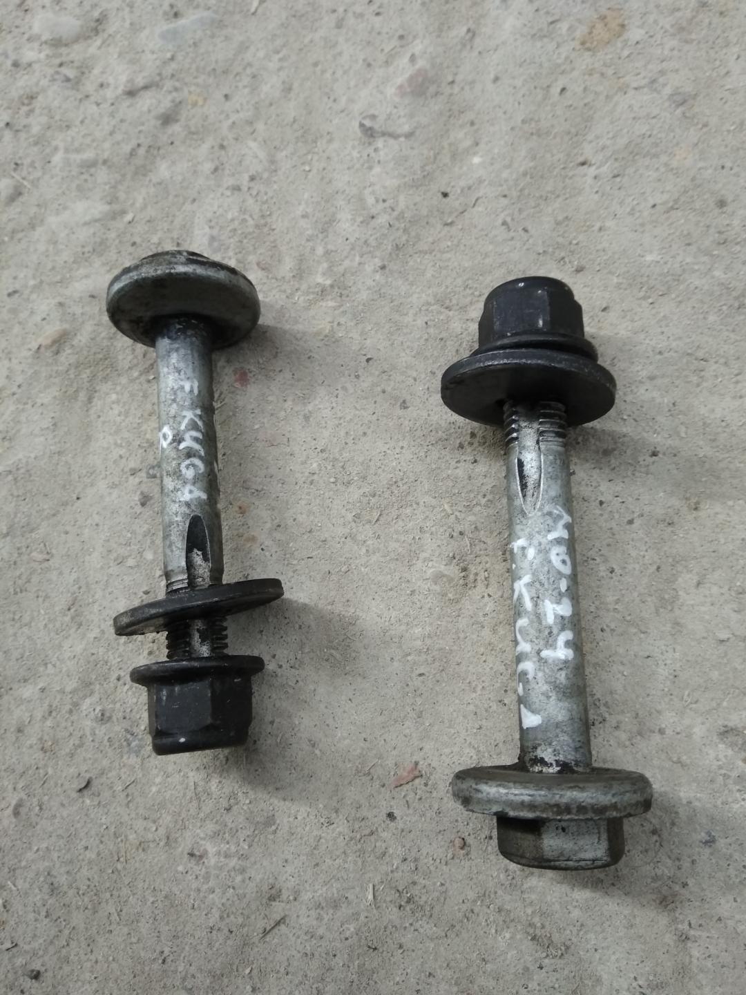 болт развальный Ford Escape 3 поколение C520 2015, 1.5 л., бензин, АКПП, белый, внедорожник 5 дв., правый руль - фото №1