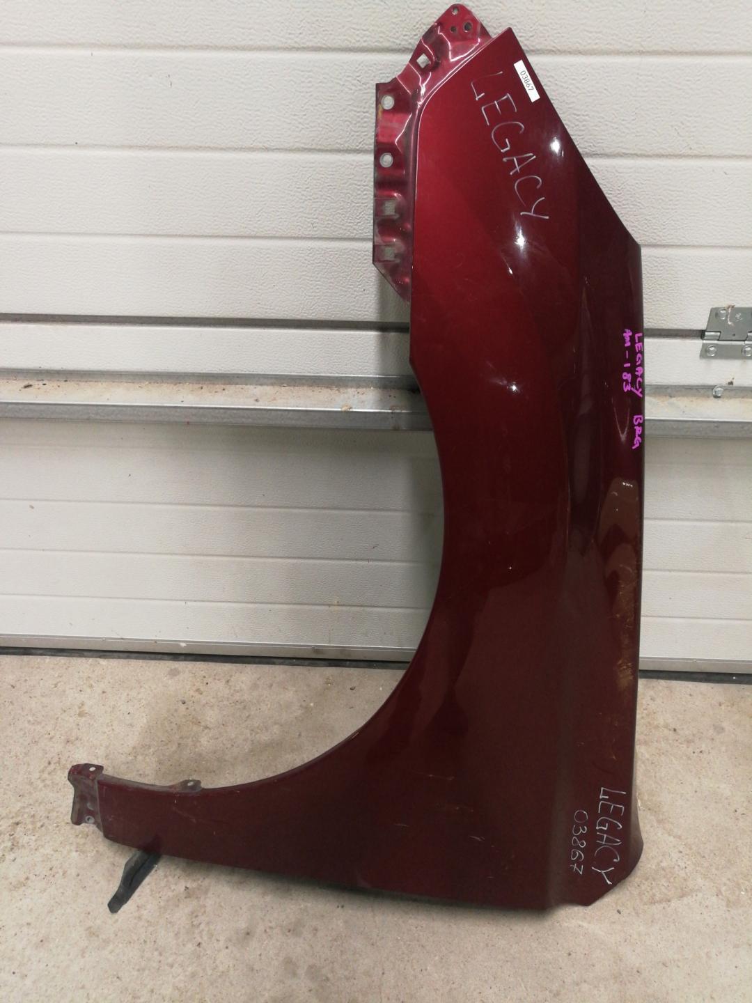 крыло переднее левое Subaru Legacy 5 поколение 2013, 2.0 л., FA20, бензин, АКПП, красный, универсал, правый руль - фото №1