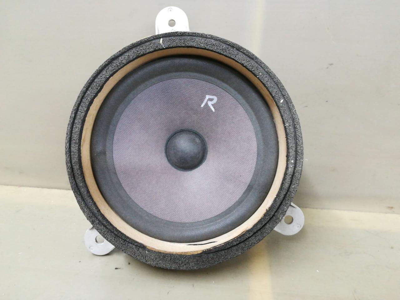 динамик двери Subaru Legacy 4 поколение 2004, 2.0 л., EJ202, бензин, седан, 86301AG100 - фото №1