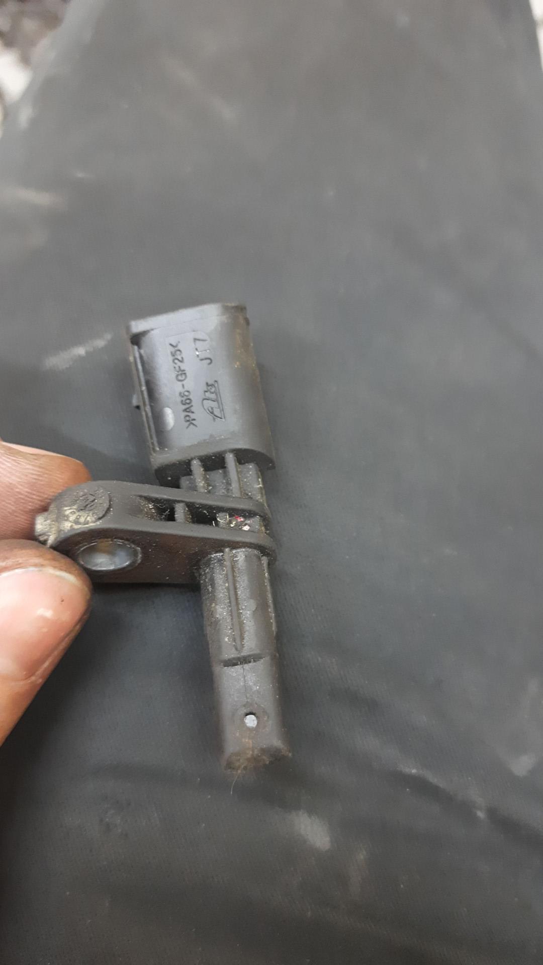 датчик ABS Volkswagen Golf 6 поколение 2010, 1.4 л., CAXA, бензин, АКПП, серебро, универсал, правый руль - фото №1