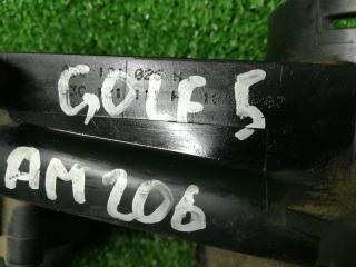 корпус термостата Volkswagen Golf 5 поколение 2007, 1.6 л., BLF, бензин, АКПП, красный, хетчбэк 5 дв., правый руль, 03C121026H, 03C121111H