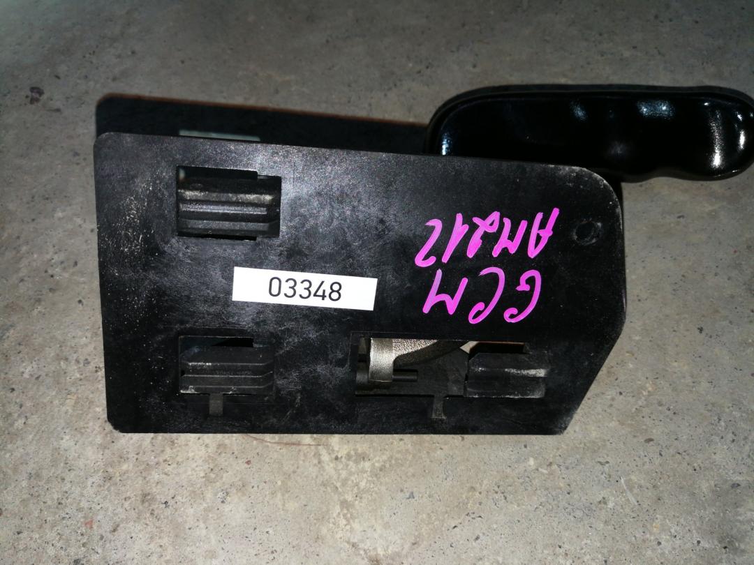 ручка внутренняя передняя правая GMC Yukon 2 поколение 2003, 6.0 л., бензин, АКПП, белый, внедорожник 5 дв. - фото №1