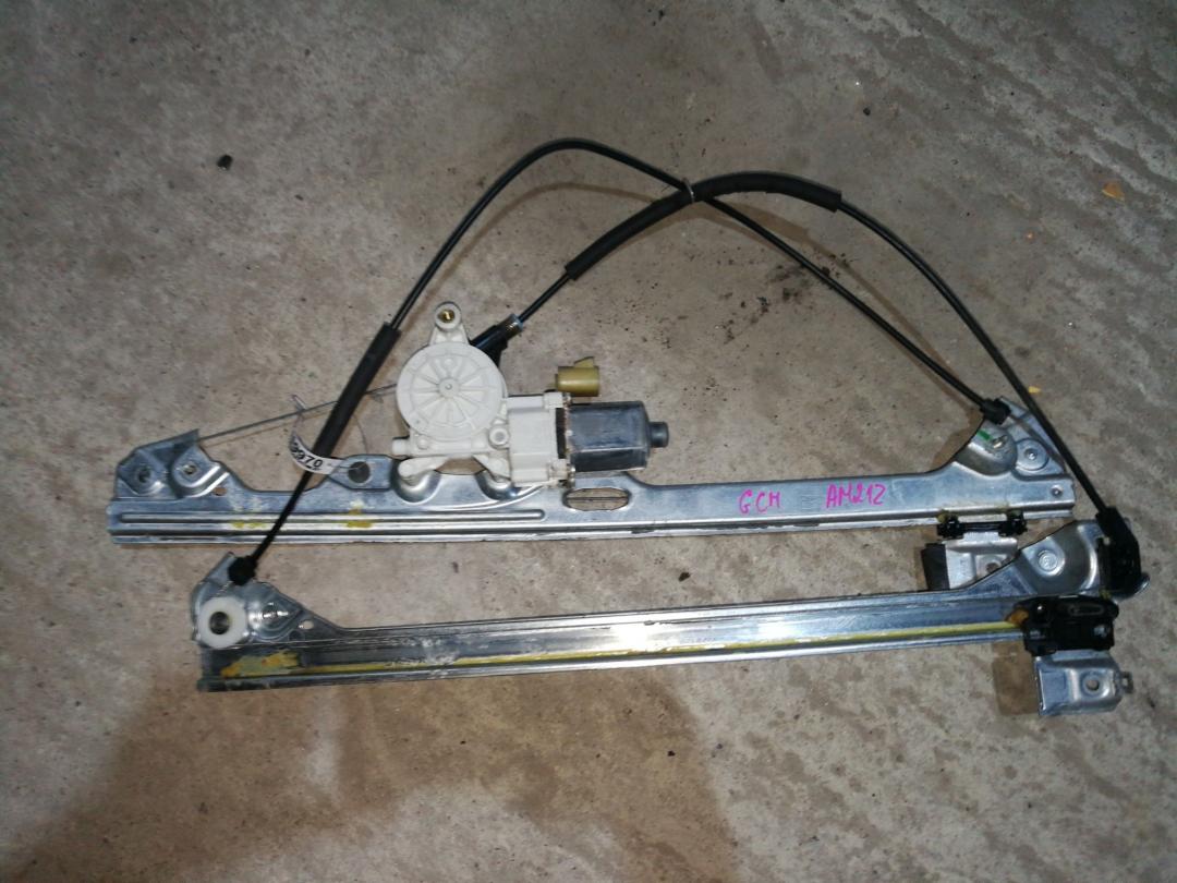 стеклоподъемник передний правый GMC Yukon 2 поколение 2003, 6.0 л., бензин, АКПП, белый, внедорожник 5 дв. - фото №1