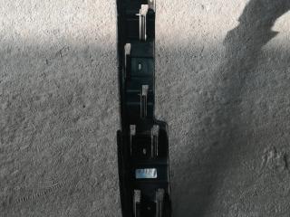 Крепление бампера переднего Volkswagen Golf 6 поколение 2012, 1.4 л., CAXA, бензин, универсал