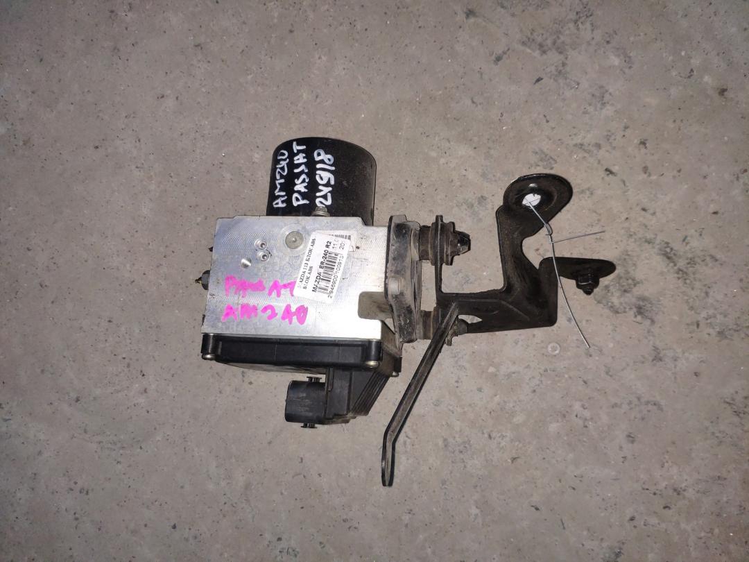 блок ABS Volkswagen Passat B6 2008, 2.0 л., BWA, бензин, АКПП, черный, универсал, правый руль, 3C0614109D - фото №1