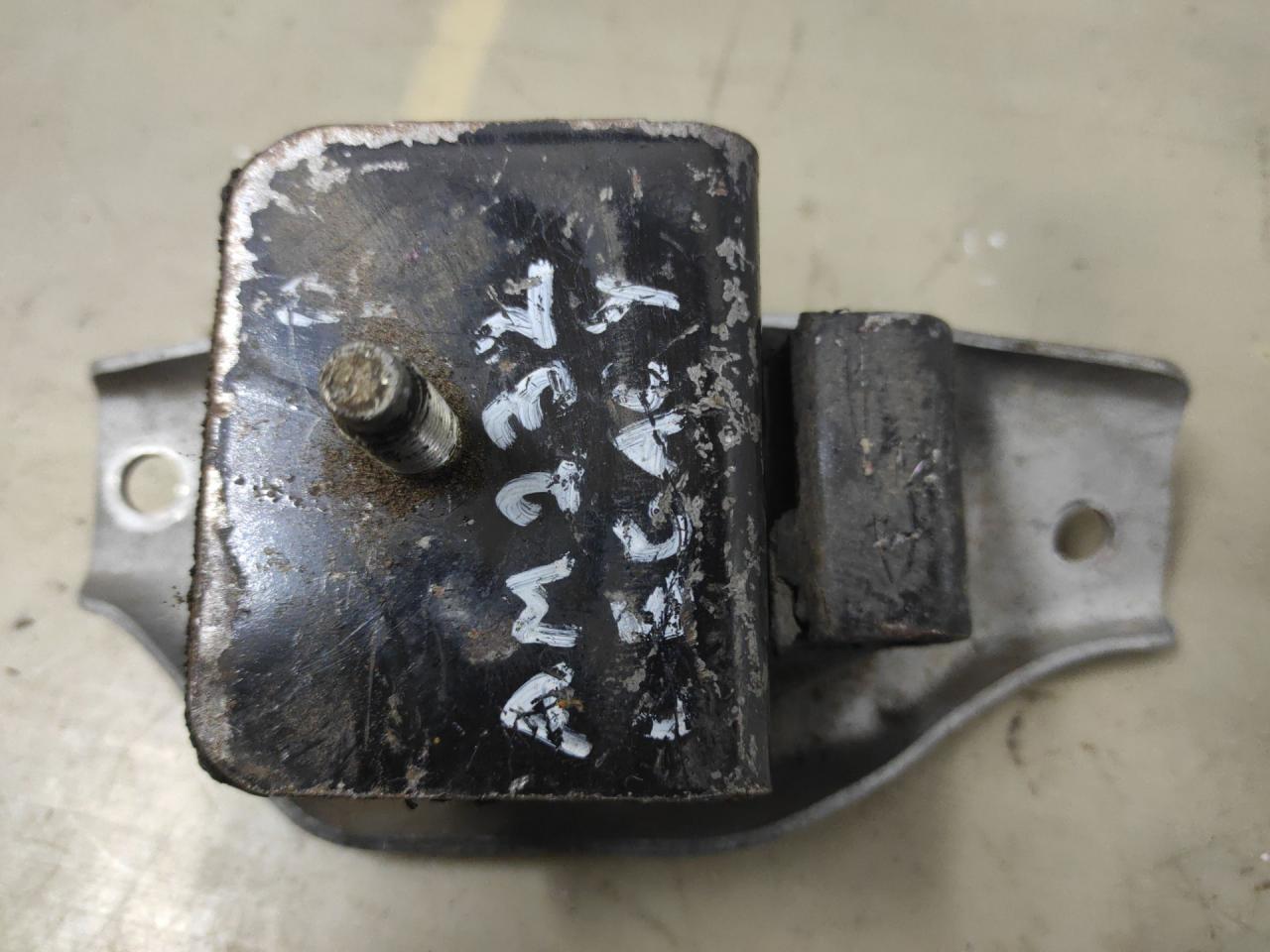 подушка крепления двигателя Subaru Legacy 4 поколение 2007, 2.0 л., бензин, АКПП, черный, универсал, правый руль - фото №1