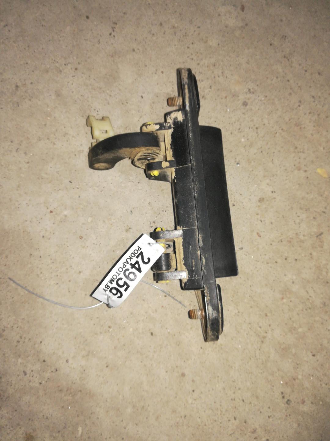 ручка крышки багажника Mazda Premacy 1 поколение 2001, 2.0 л., RF4F, дизель, минивэн - фото №1