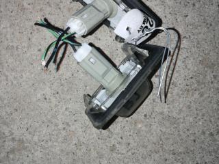 подсветка номера Mazda 323 6 поколение 2000, 1.5 л., ZL05, бензин, МКПП, белый, хетчбэк 5 дв., правый руль