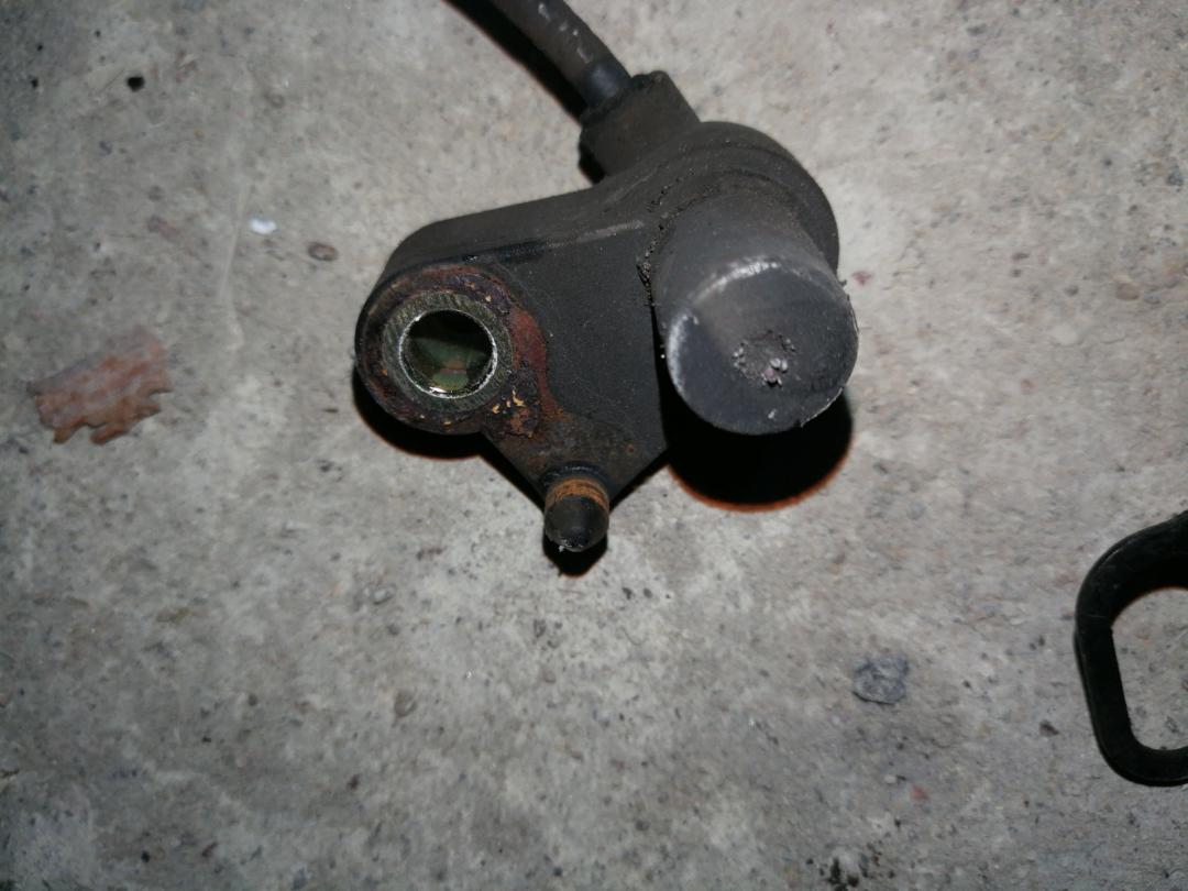 датчик ABS Mazda Premacy 1 поколение 2000, 1.8 л., FP, бензин, АКПП, бриллиантово-синий, минивэн - фото №1